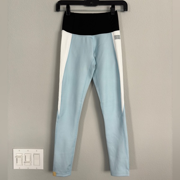 MONREAL LONDON
Asana Color-block Stretch Leggings - Picture 4 of 5